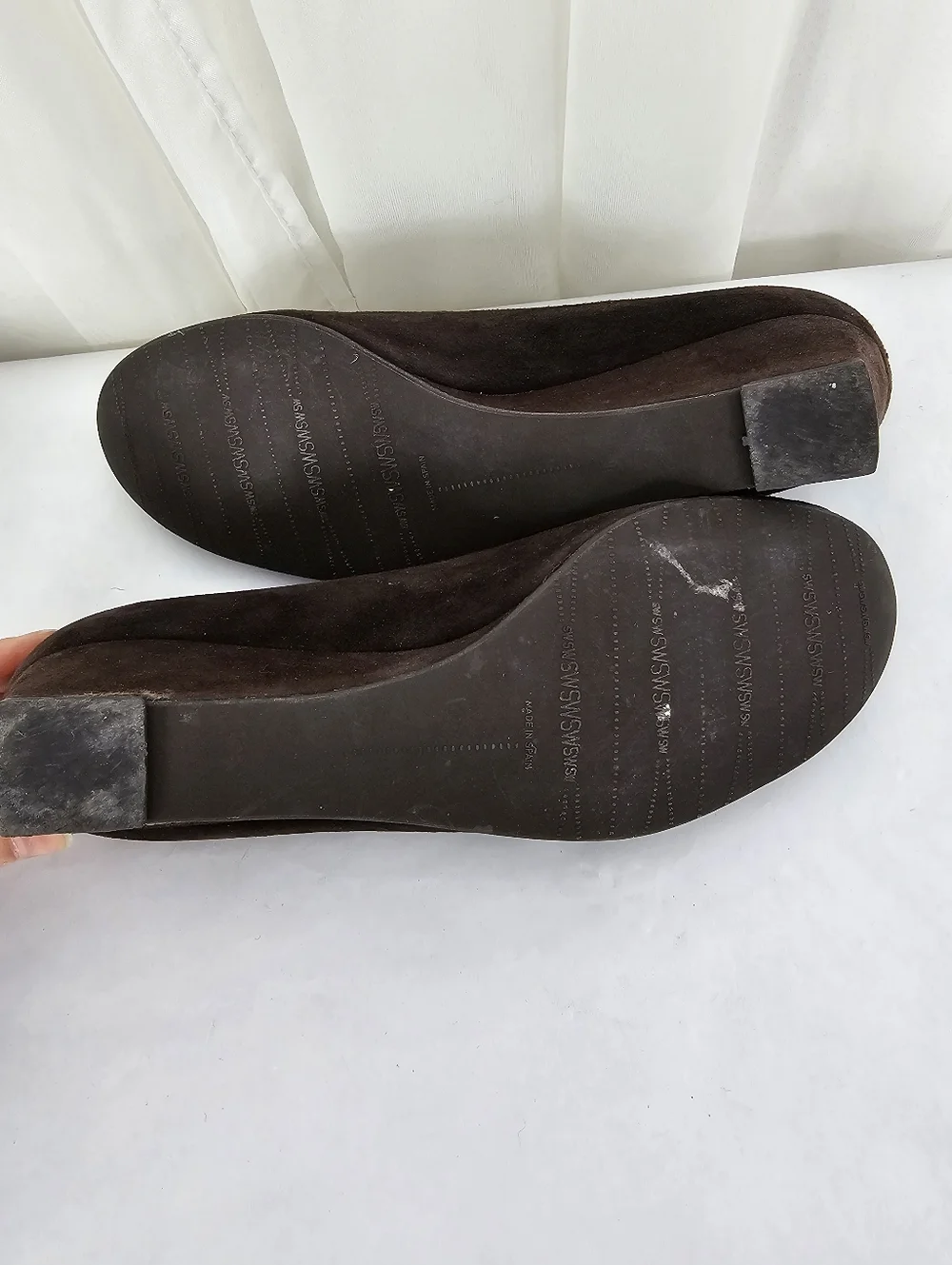 Stuart Weitzman Frobozzie Brown Cola Suede Pleated Wedge Pumps Preppy 90s 8.5 - Picture 11 of 13